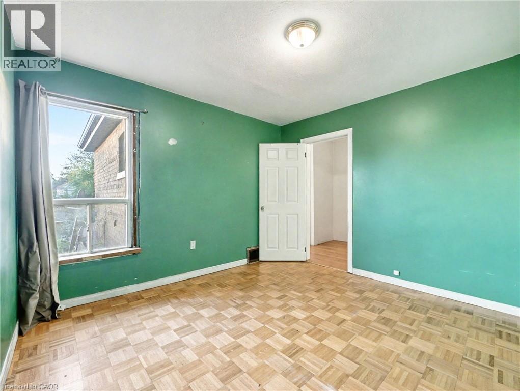 23 OAK Avenue - 33