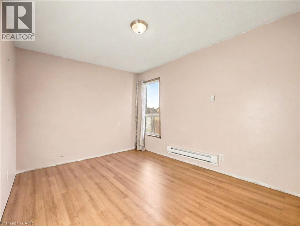 23 OAK Avenue - 24
