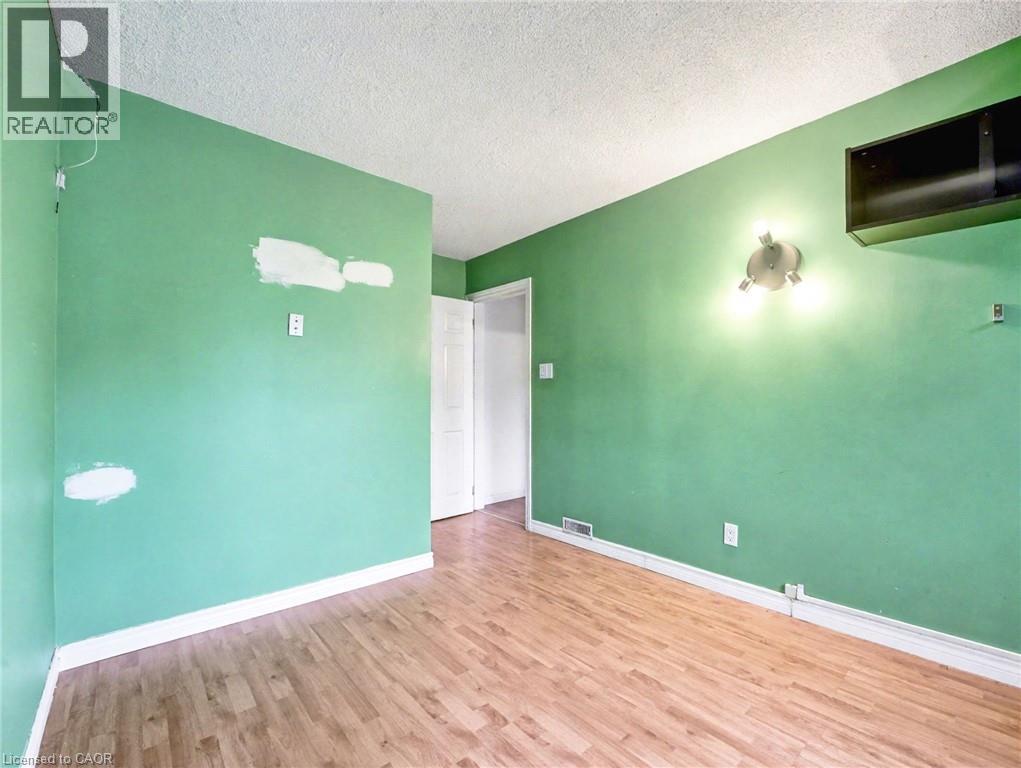 23 OAK Avenue - 34