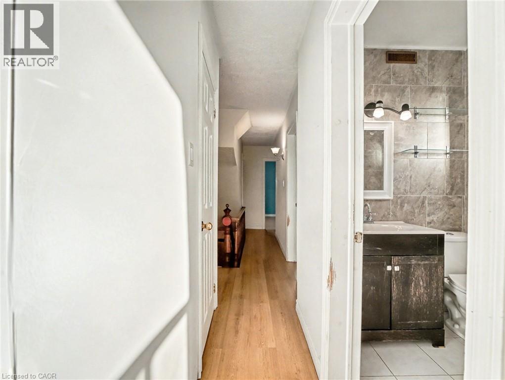 23 OAK Avenue - 23