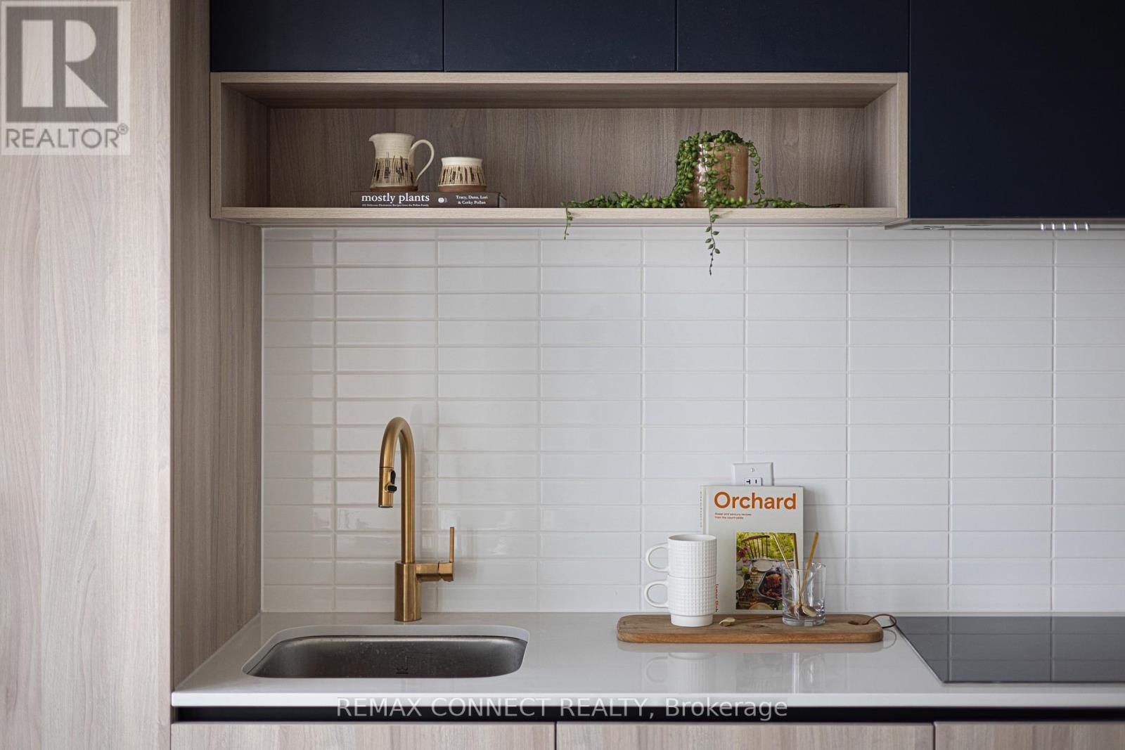 #1605 181 STERLING ROAD - 15