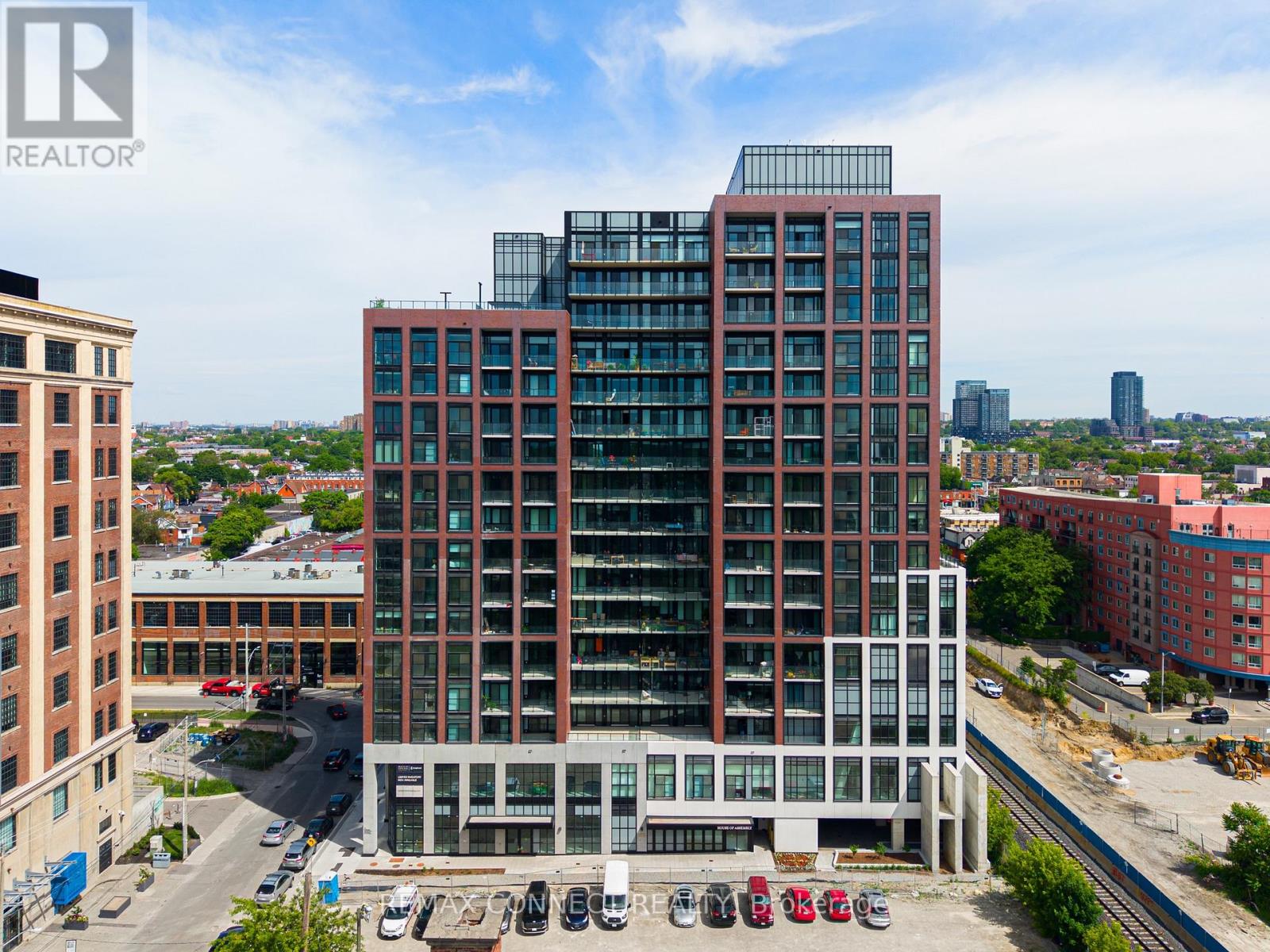 #1605 181 STERLING ROAD - 25