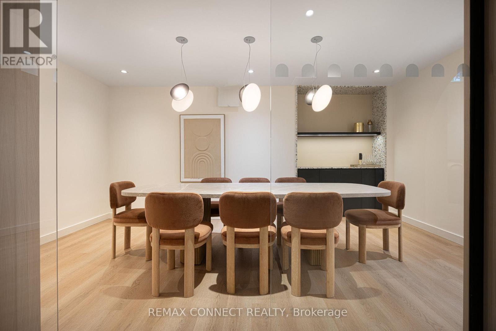 #1605 181 STERLING ROAD - 40