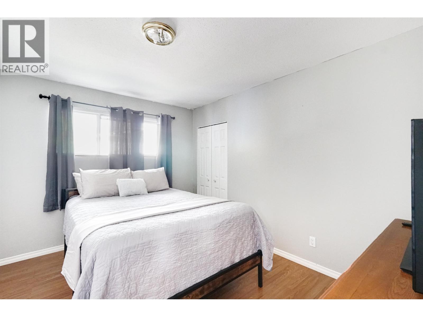 16 CARSWELL STREET - 8