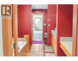 7134 Grossett Road, Bridge Lake, BC V0K1X2 Photo 14