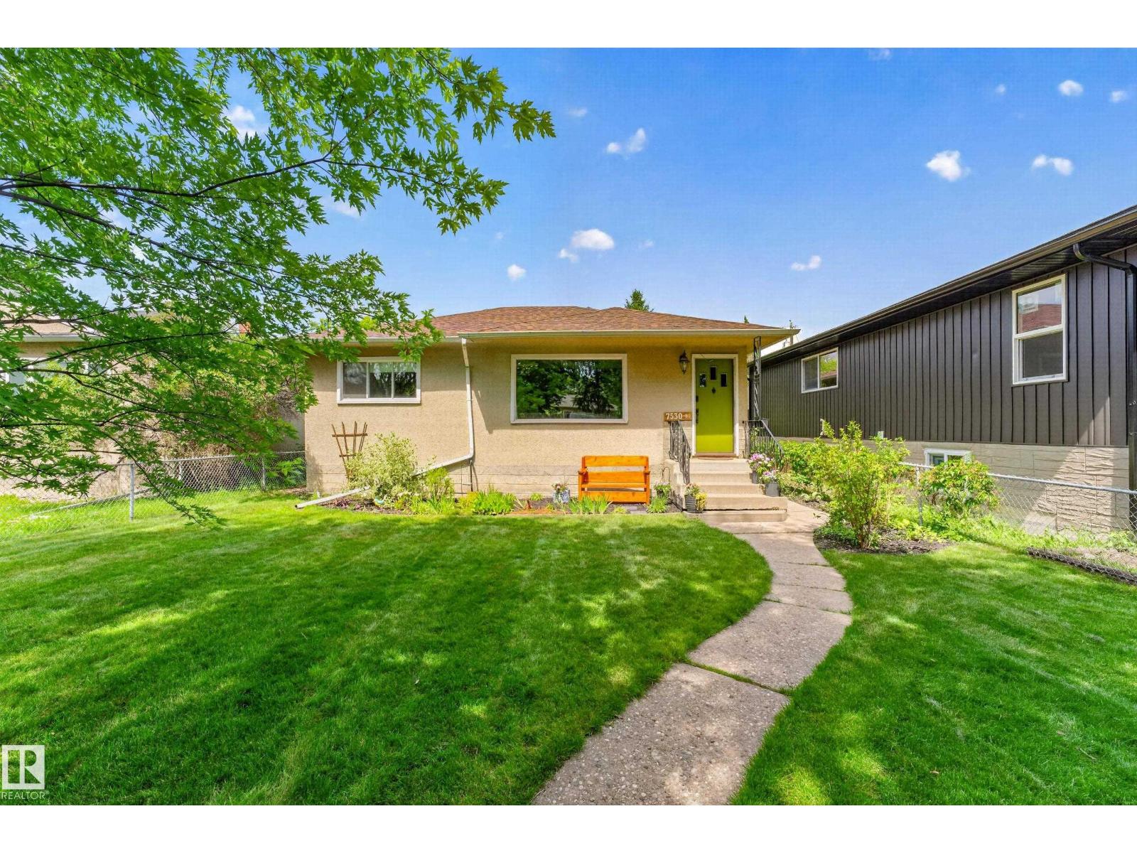 7530 80 AV NW - 1