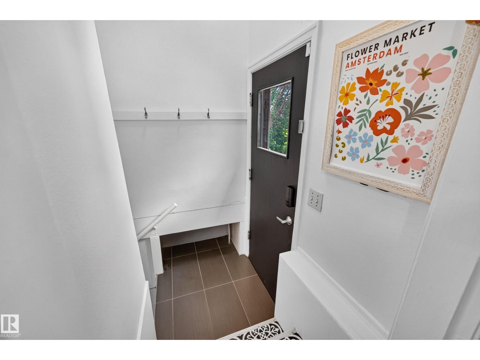 7530 80 AV NW - 21