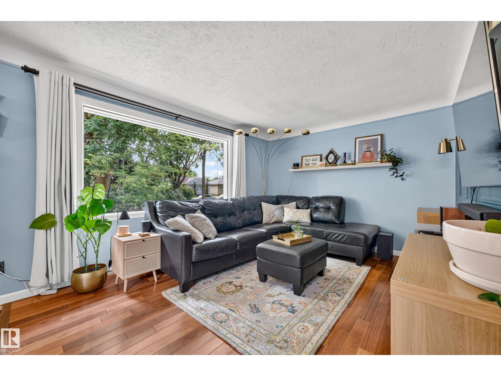7530 80 AV NW - 4