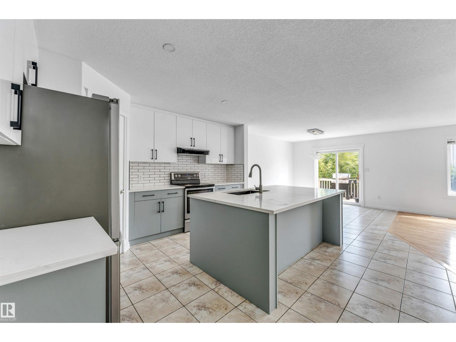 16205 55 ST NW - 16