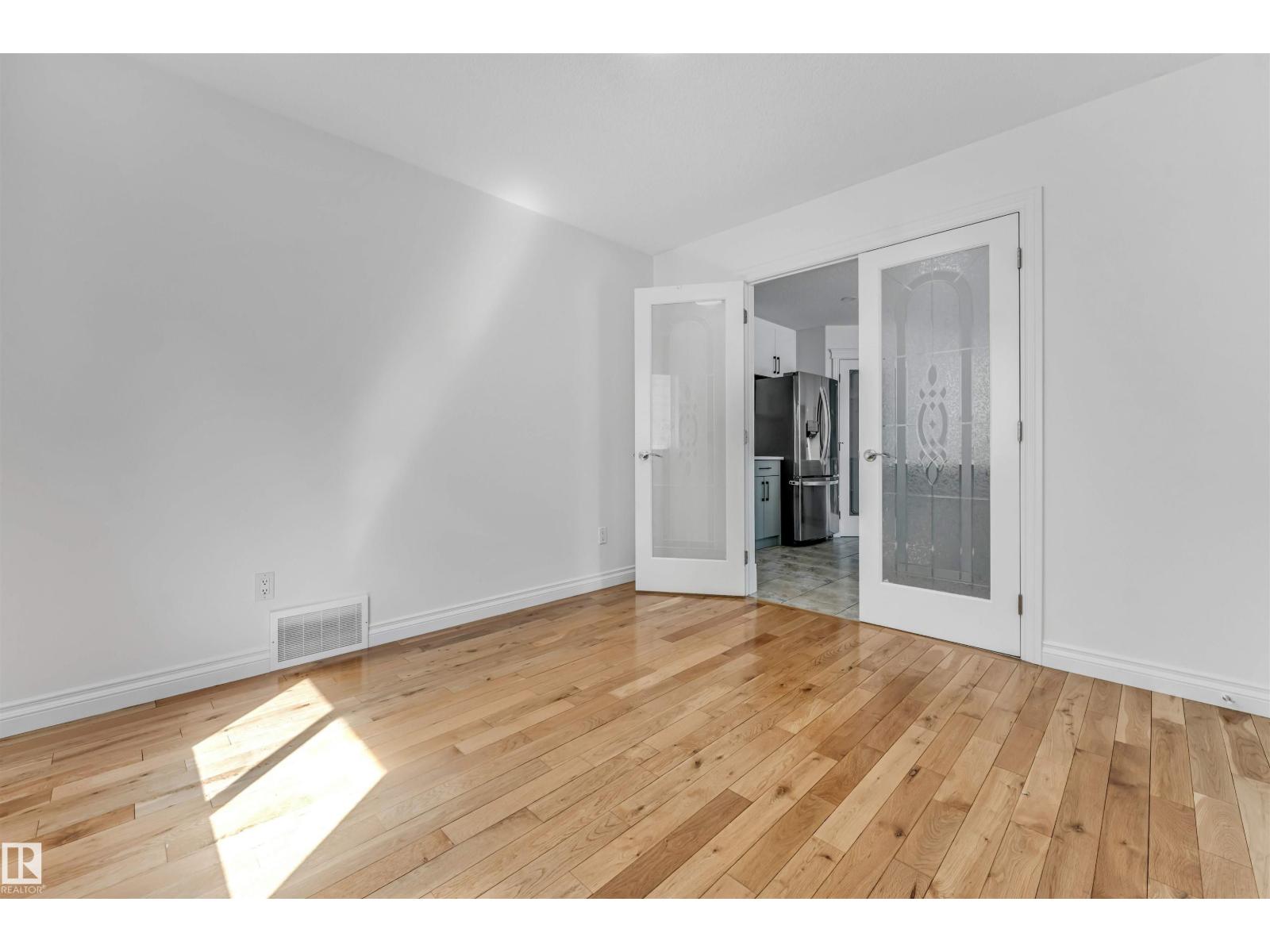 16205 55 ST NW - 26