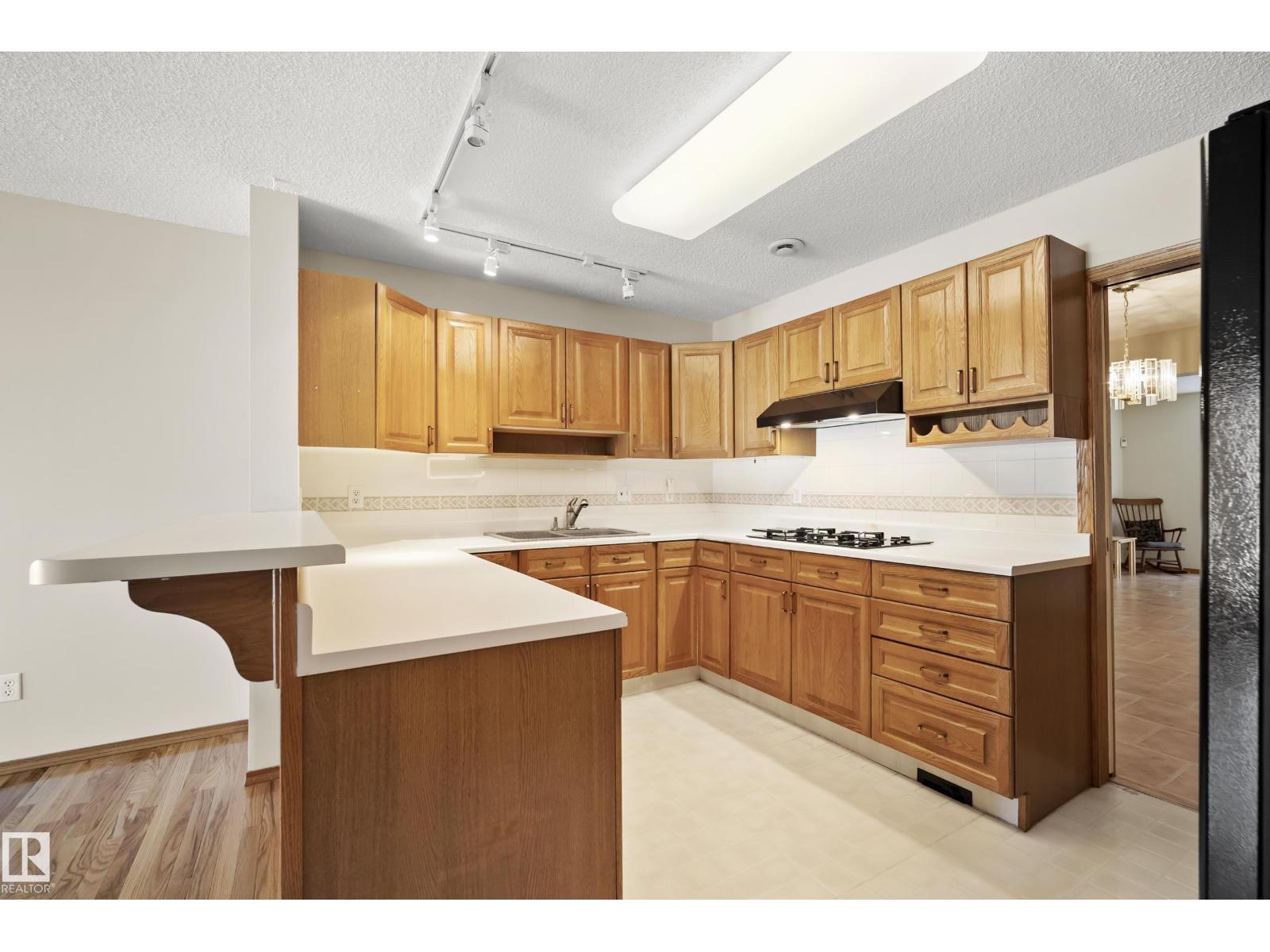 10014 97 AV NW - 15