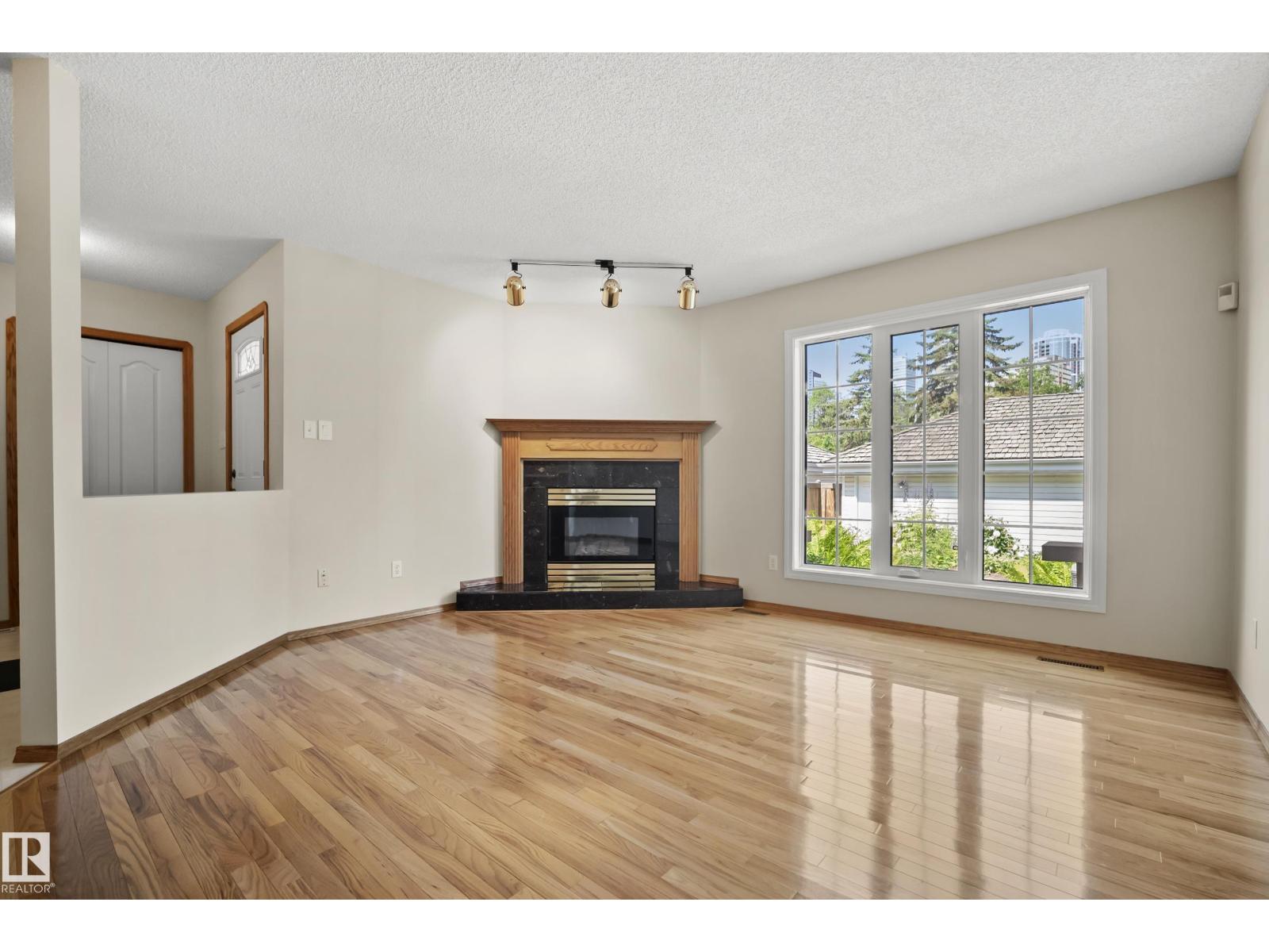10014 97 AV NW - 2