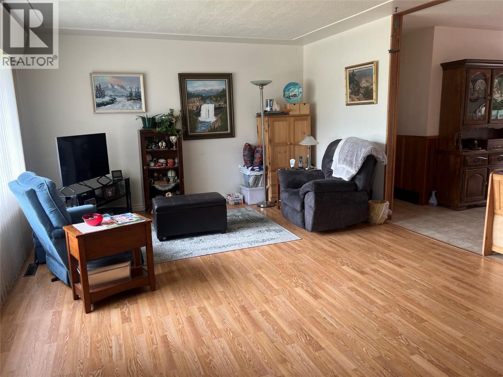 1025 92 Avenue - Image 3