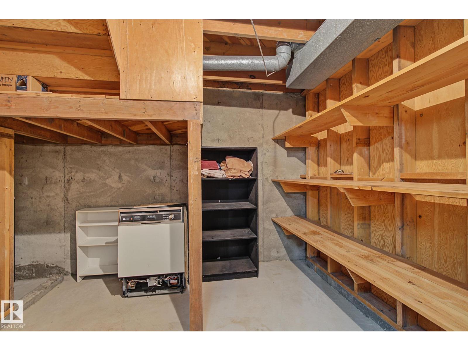 8115 169 ST NW - 32
