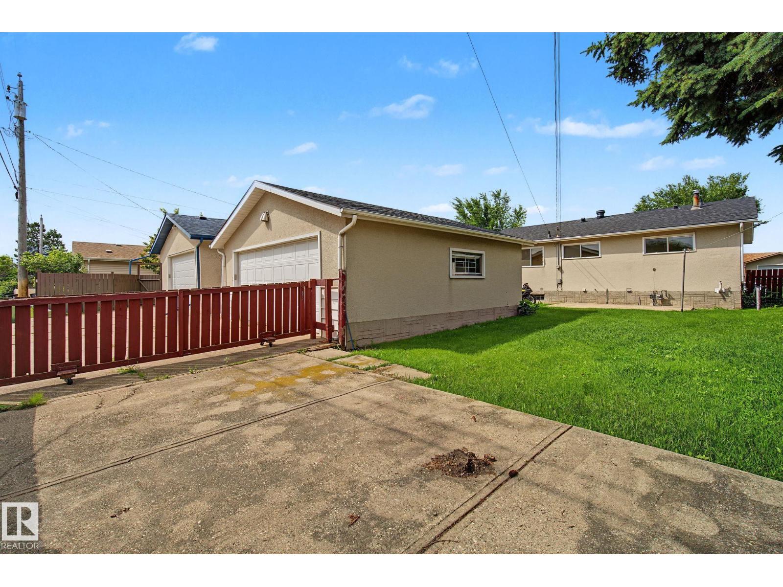 8115 169 ST NW - 38
