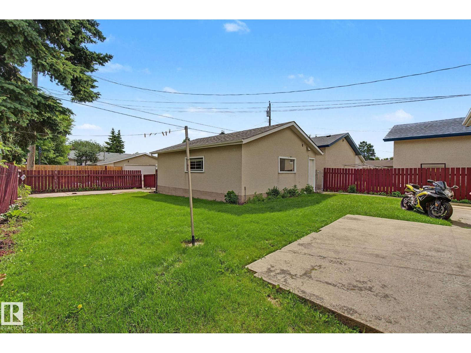 8115 169 ST NW - 37