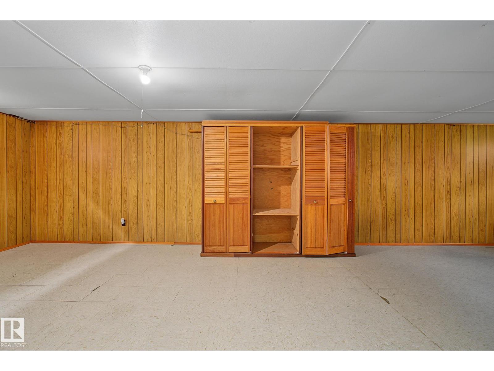 8115 169 ST NW - 29