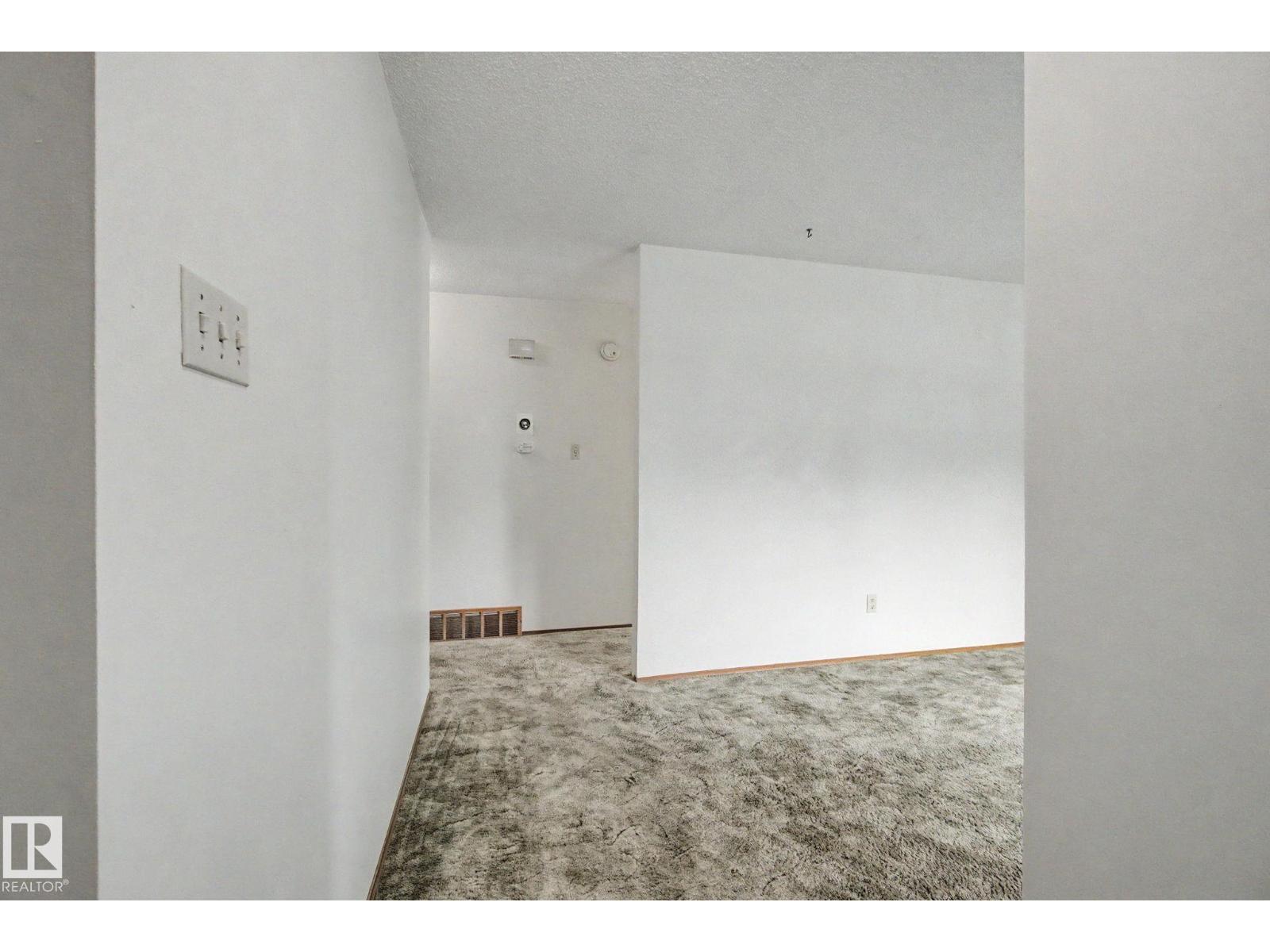 8115 169 ST NW - 4