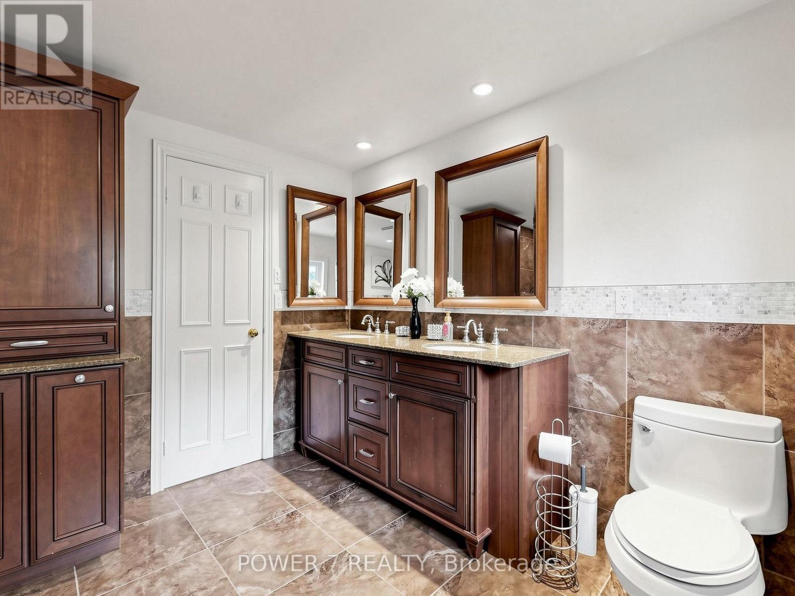 71 CANTERBURY COURT - 25