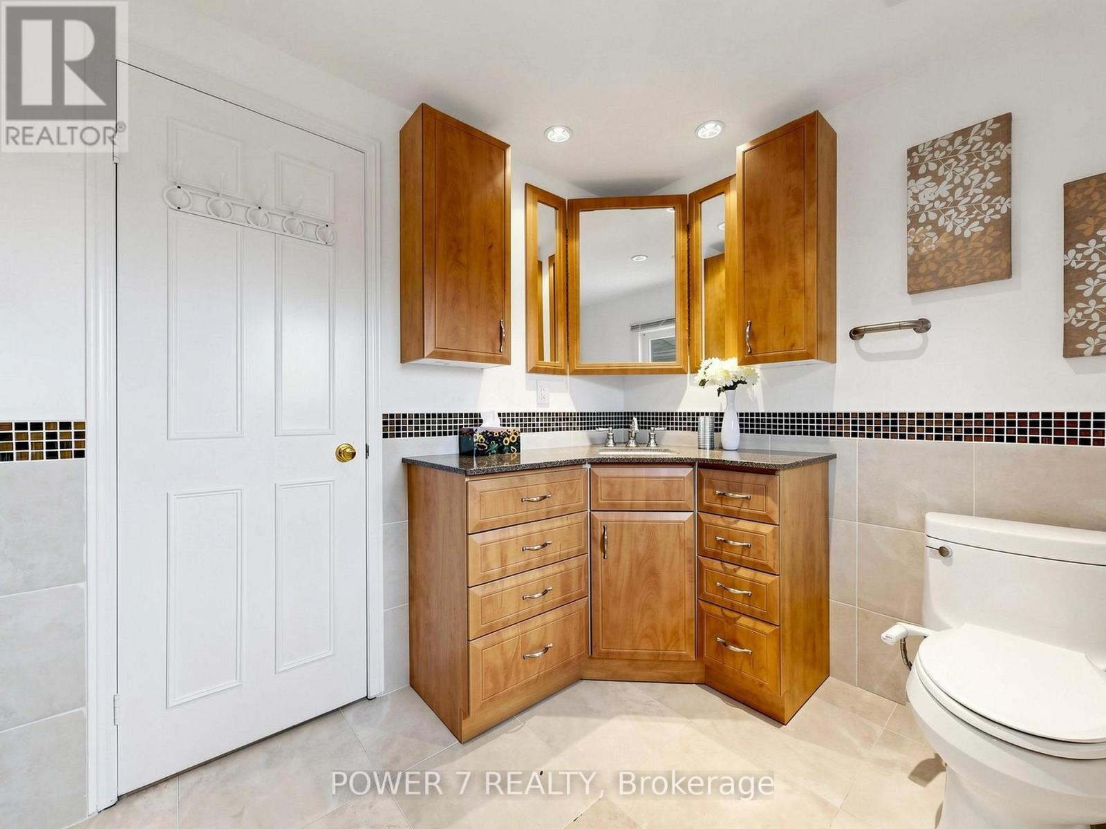 71 CANTERBURY COURT - 33