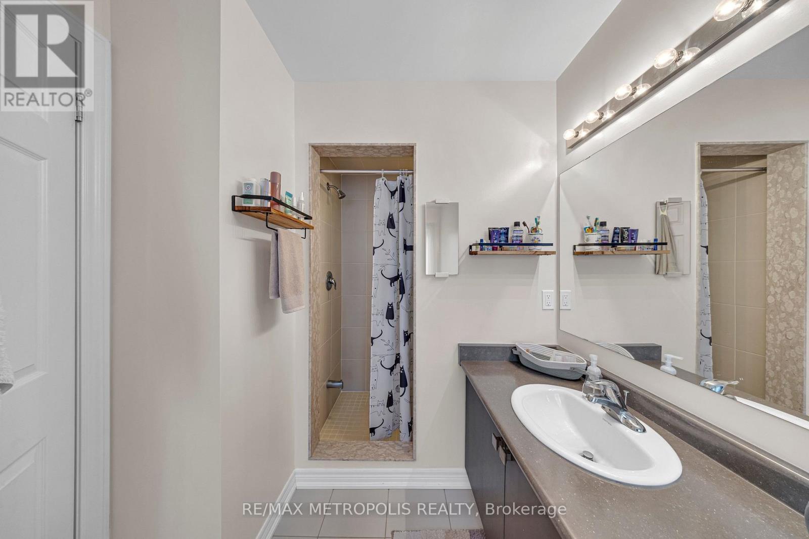 16 TREETOPS BOULEVARD - 28