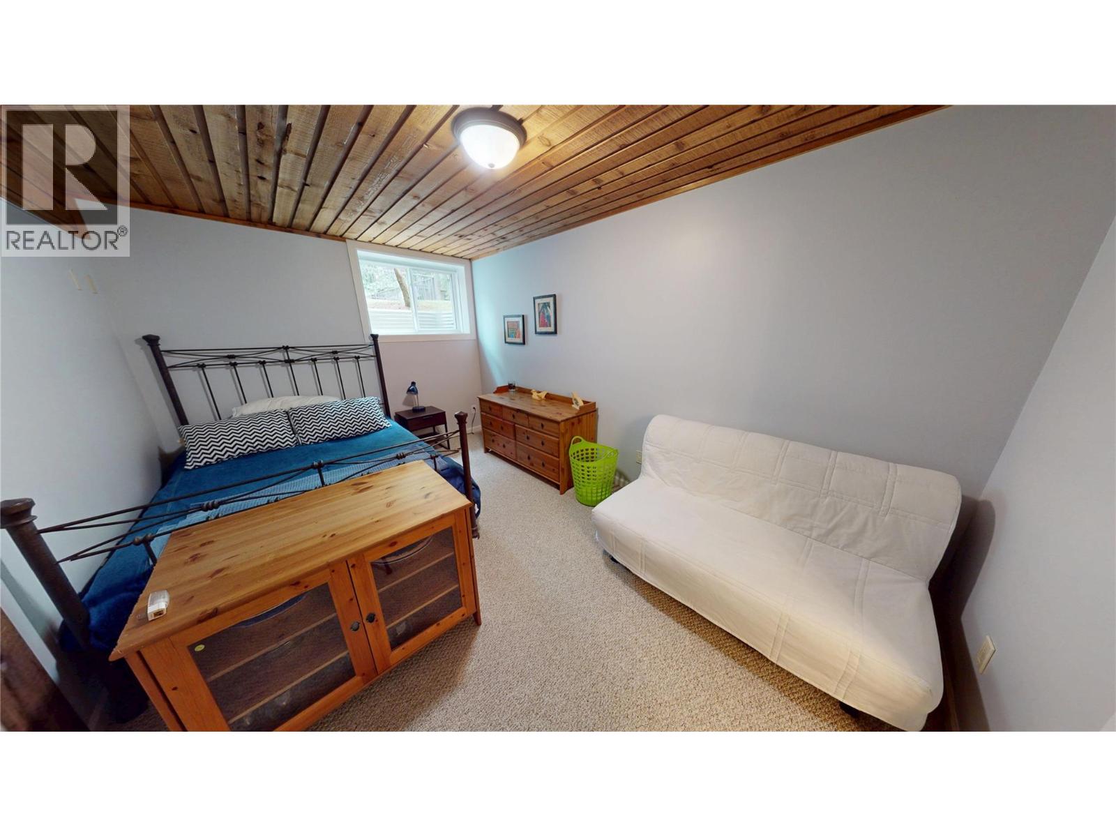 4878 Ridge Crescent - 16