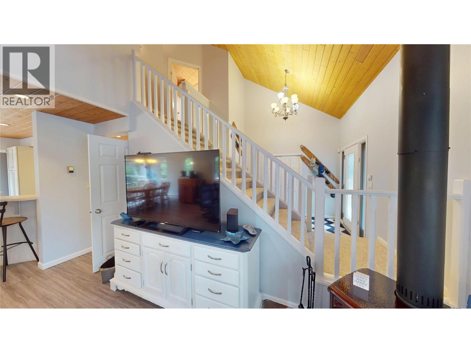 4878 Ridge Crescent - 10