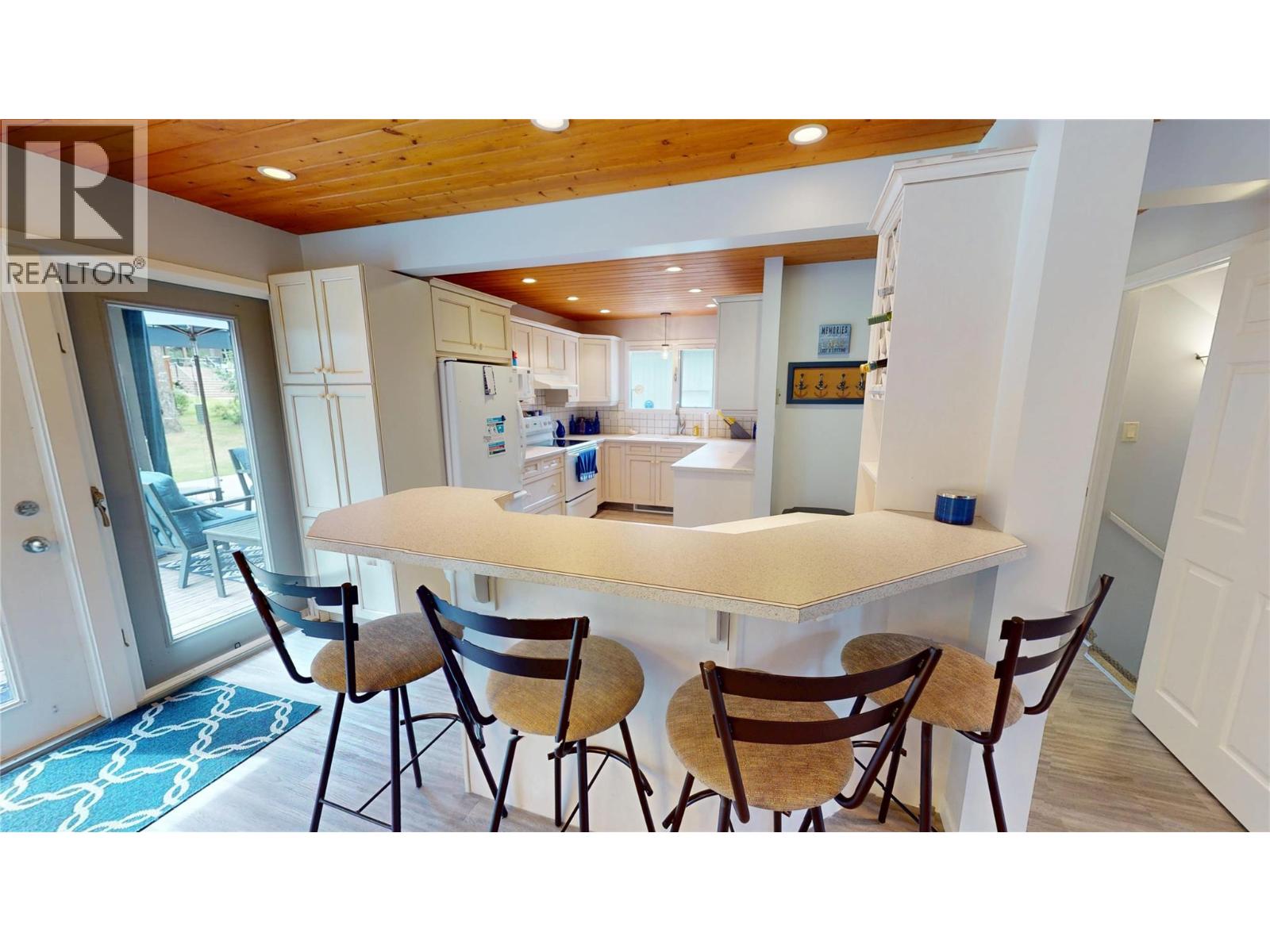 4878 Ridge Crescent - 5