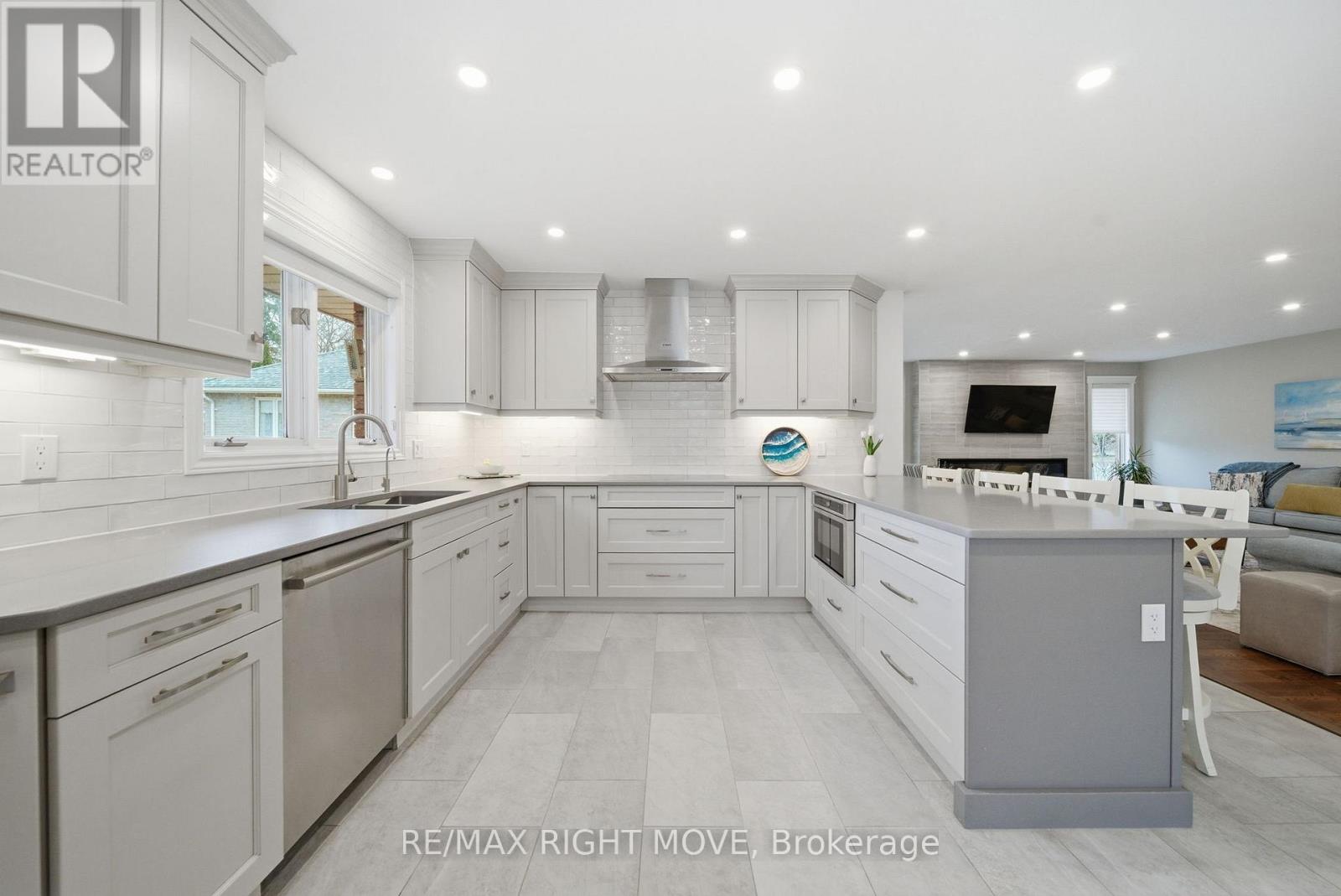 2 LAVENDER COURT - 14