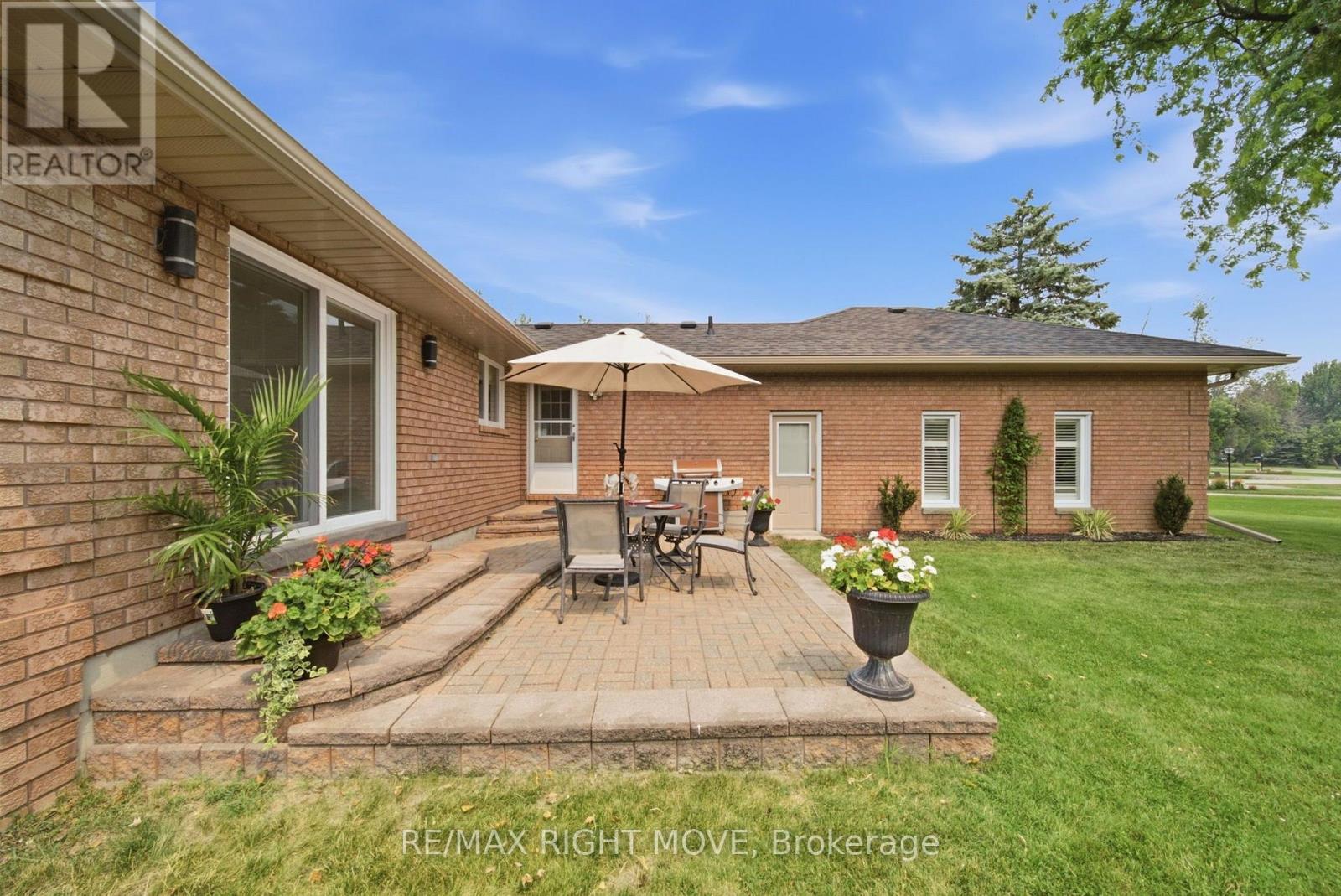 2 LAVENDER COURT - 43