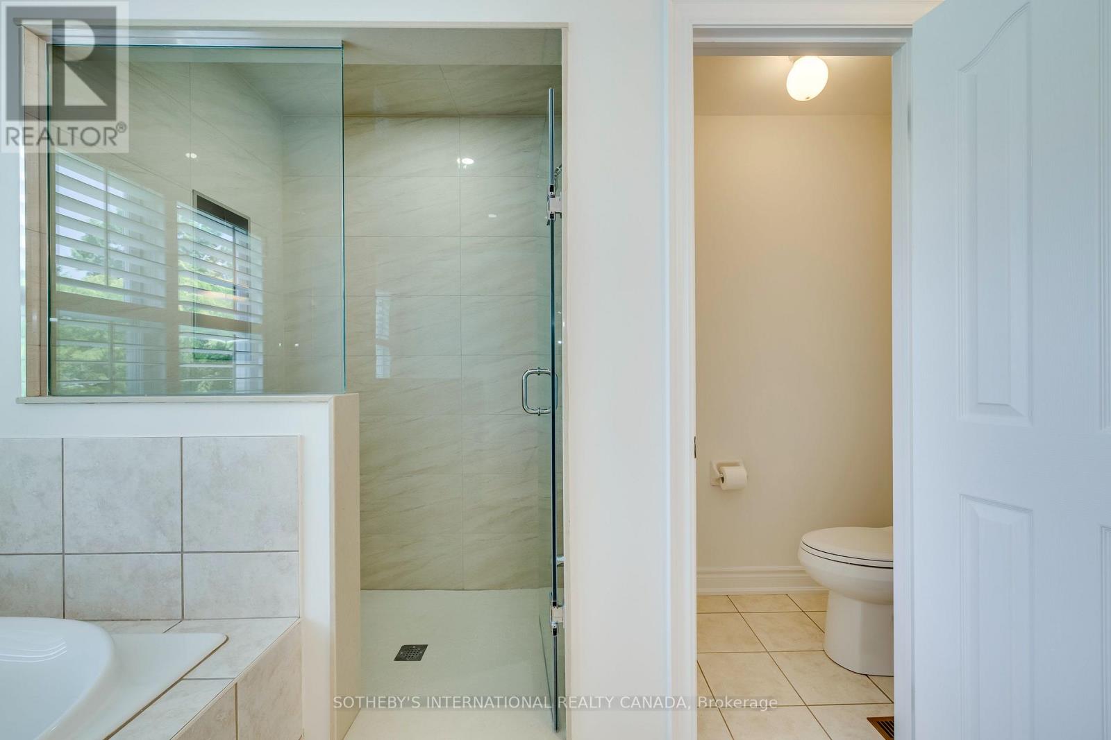 549 RENSHAW COURT - Image 29
