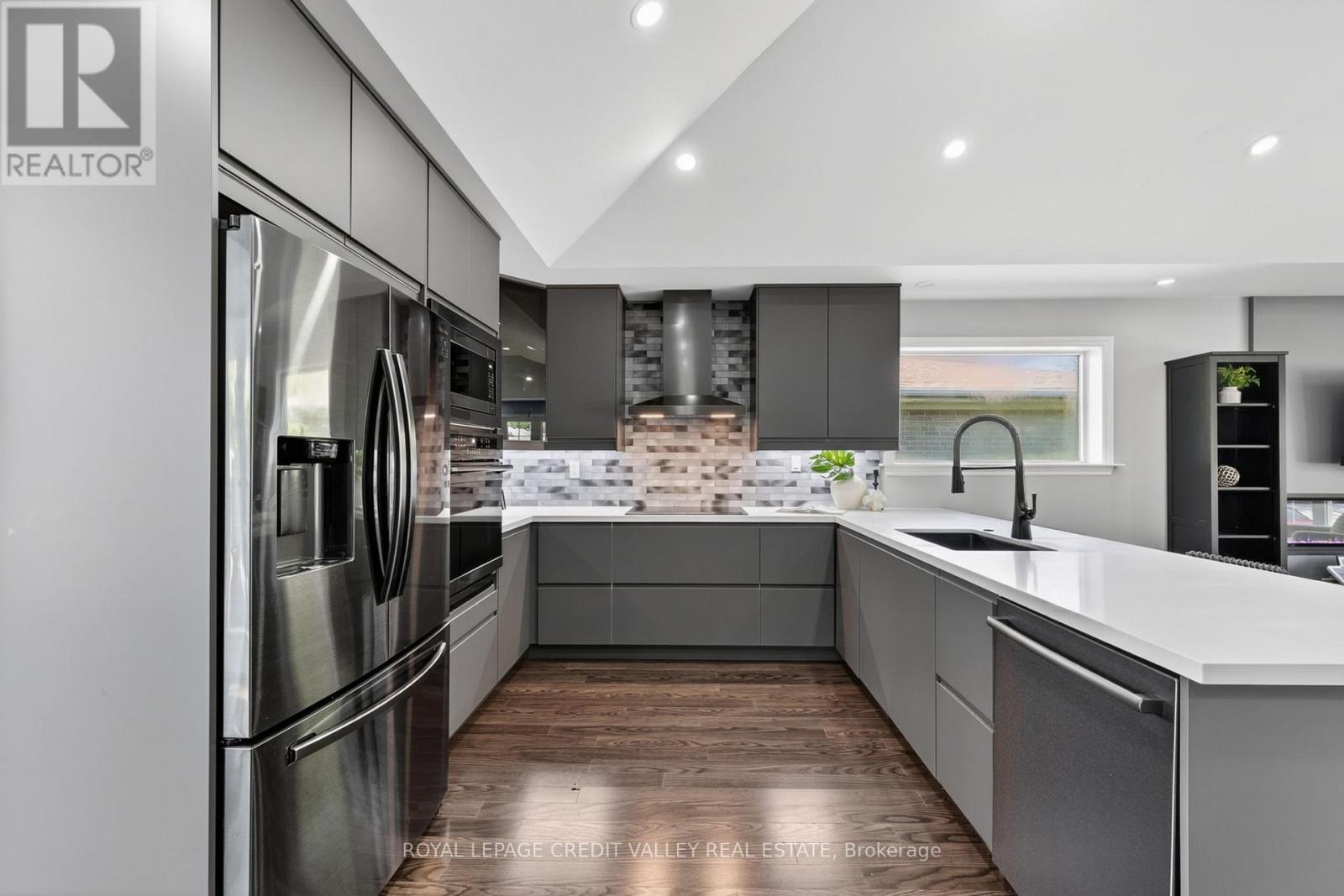 46 DUNCAN BULL DRIVE - 12