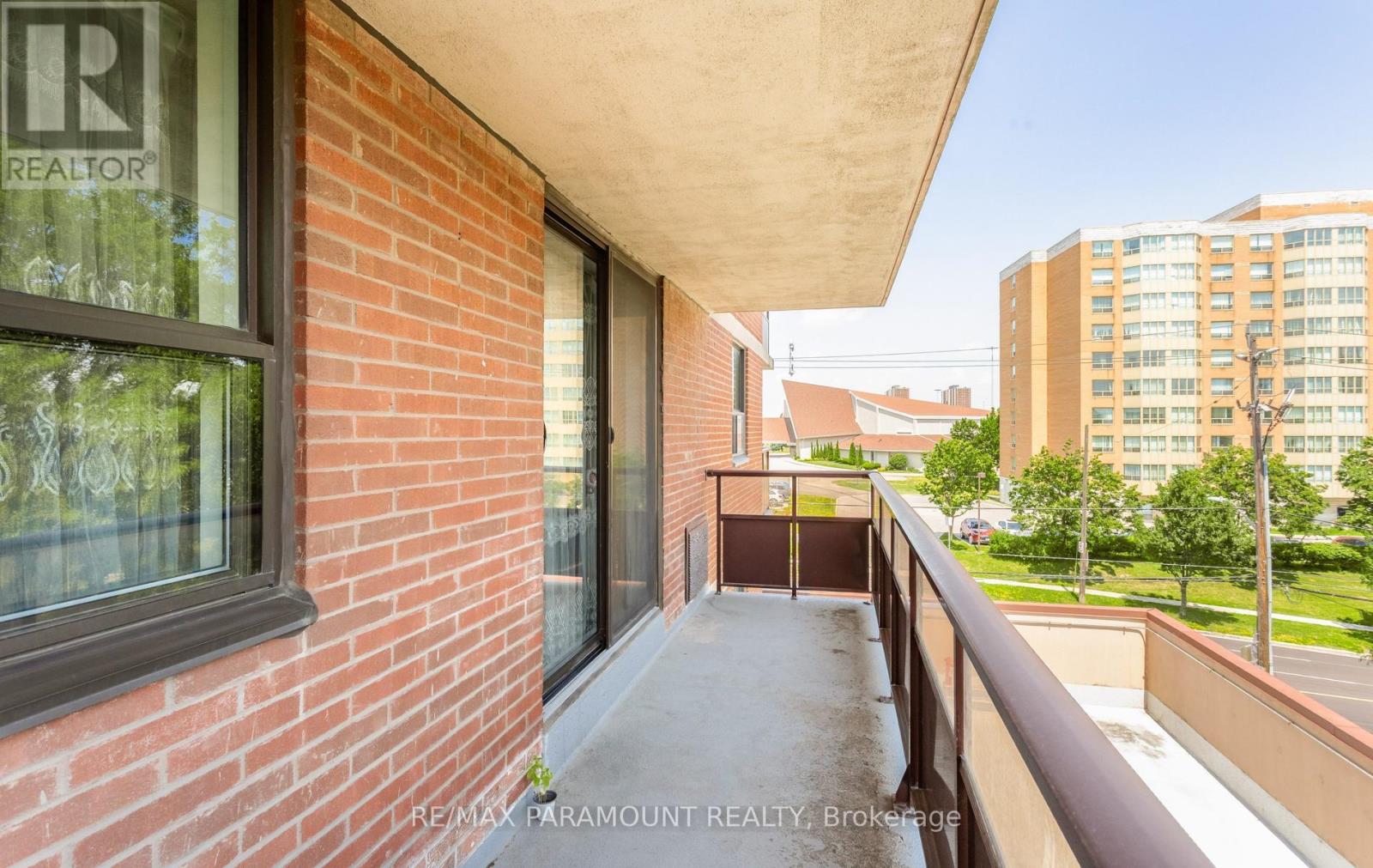 #303 1881 JANE STREET - 30