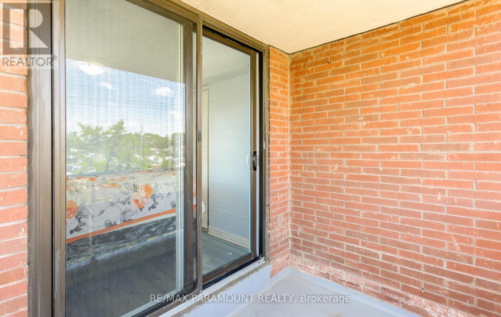 #303 1881 JANE STREET - 34