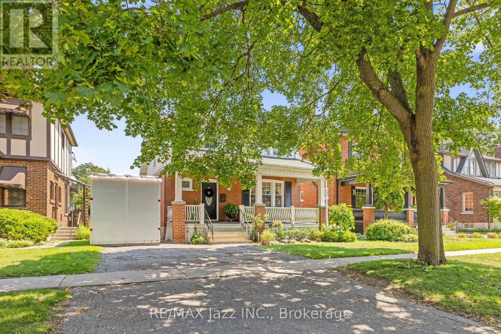 477 MASSON STREET - Image 3