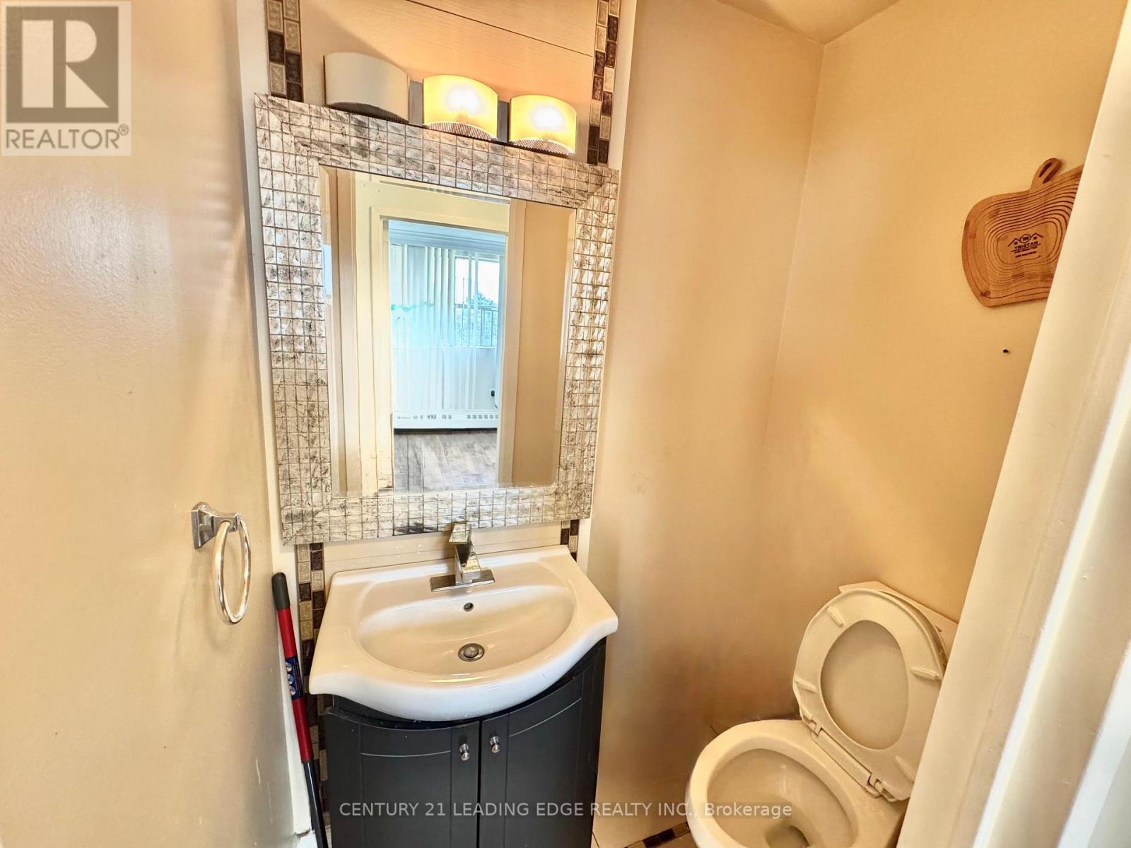 #82 1624 BLOOR STREET - 7