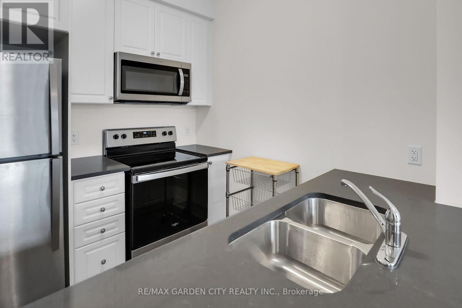 #431 16 CONCORD PLACE - Image 25