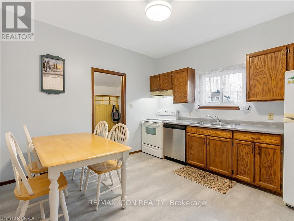 49 MINTERN AVENUE - 4