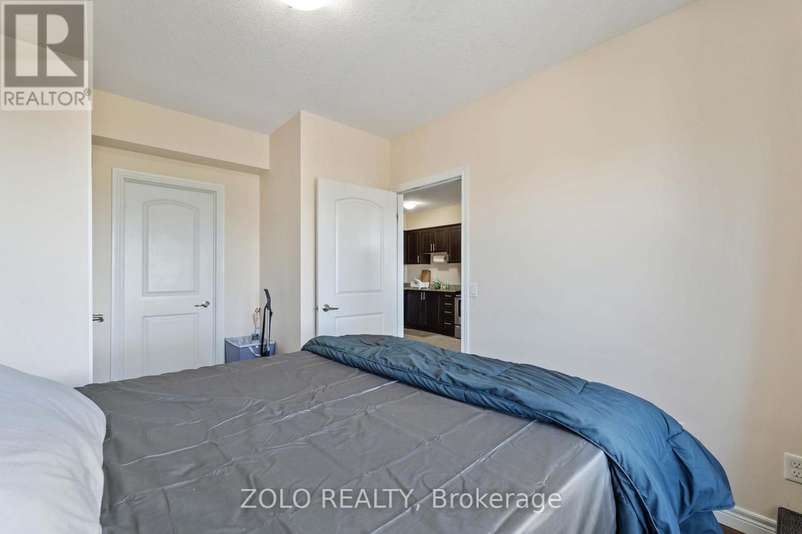 #304 886 GOLF LINKS ROAD - 14