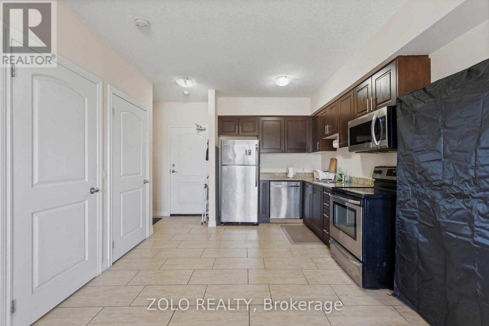 #304 886 GOLF LINKS ROAD - 8
