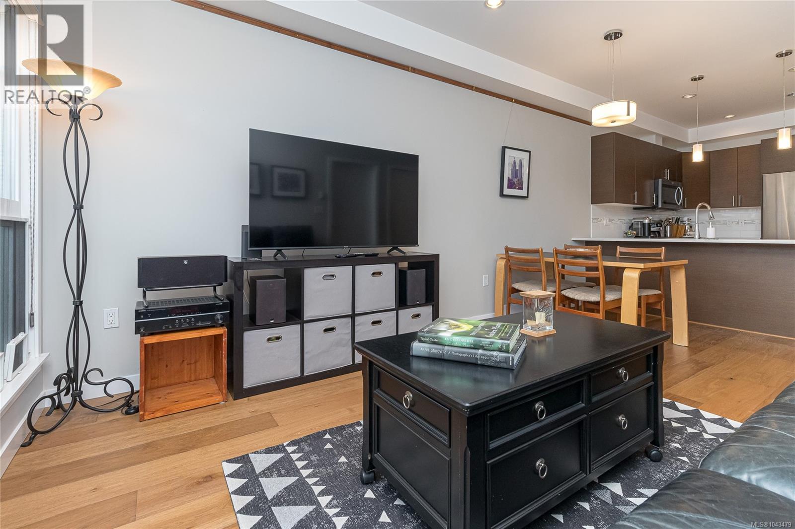 #303 924 Esquimalt Rd - 9