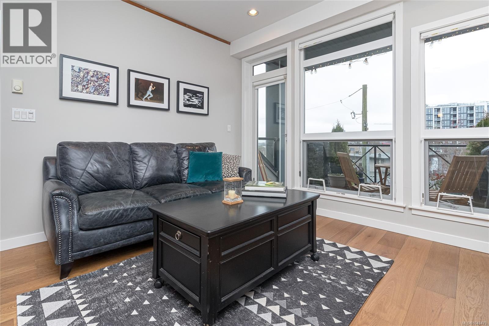 #303 924 Esquimalt Rd - 13