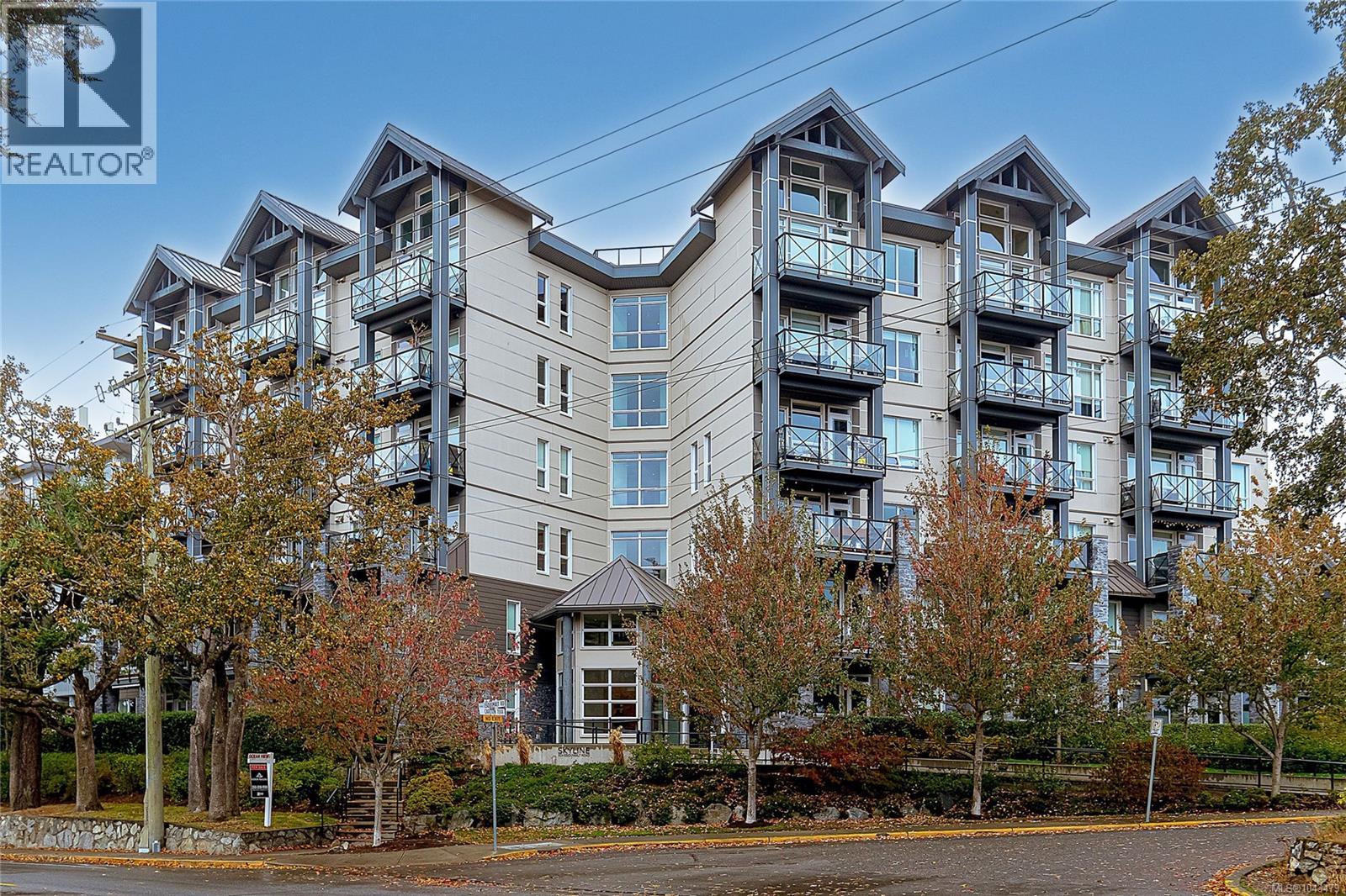 #303 924 Esquimalt Rd - 1
