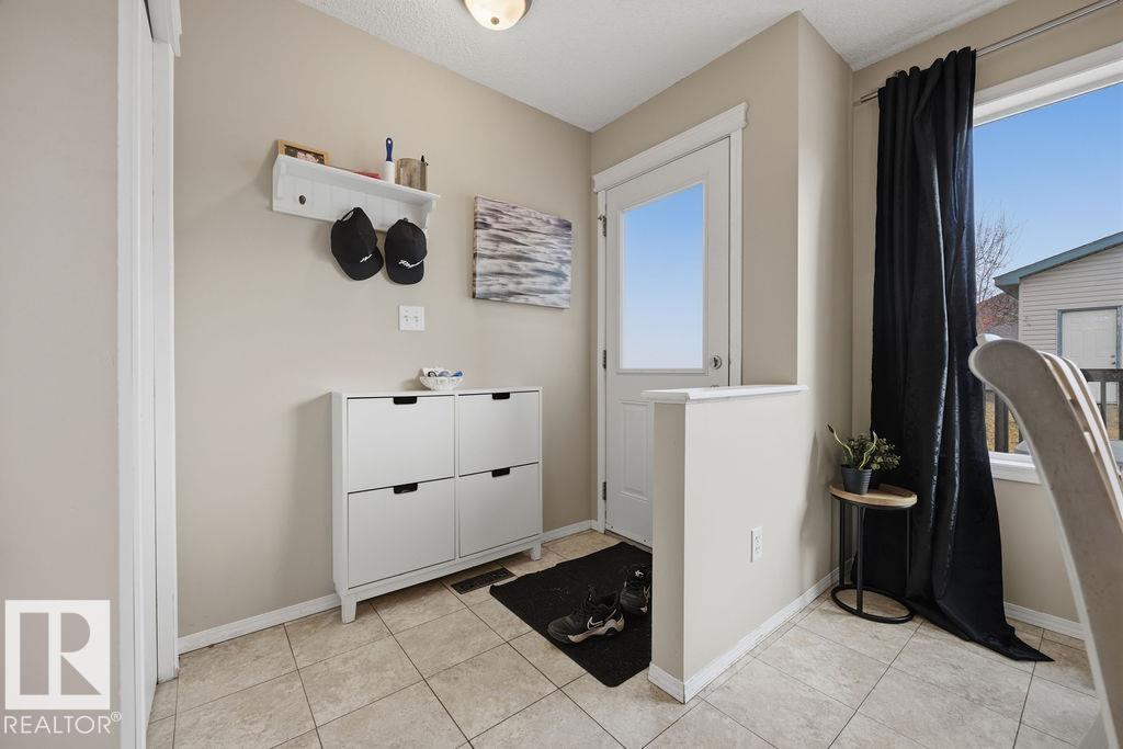 4618 TURNER SQUARE SQ NW - 18