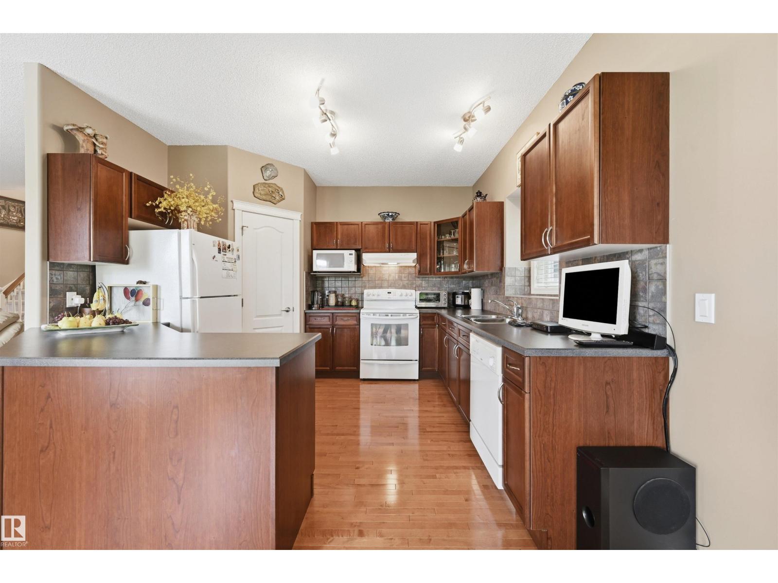 #1 577 BUTTERWORTH WY NW - 12