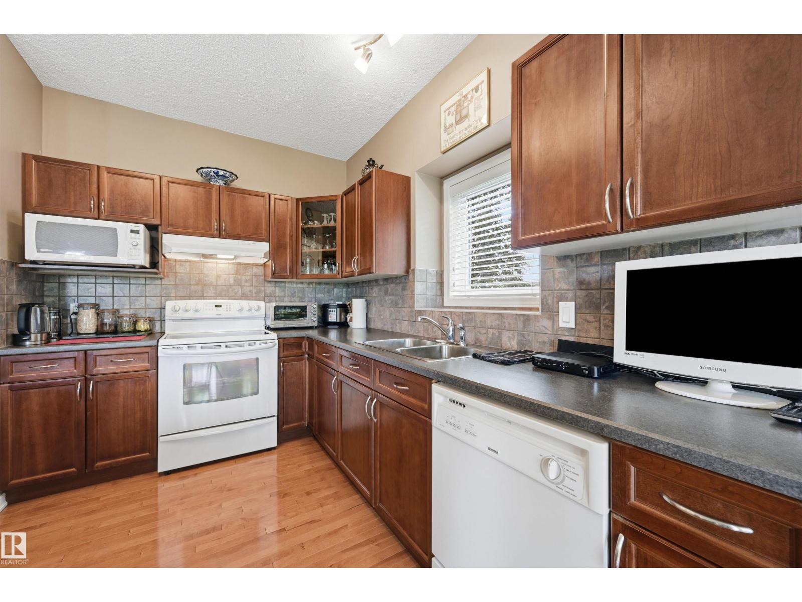 #1 577 BUTTERWORTH WY NW - 14