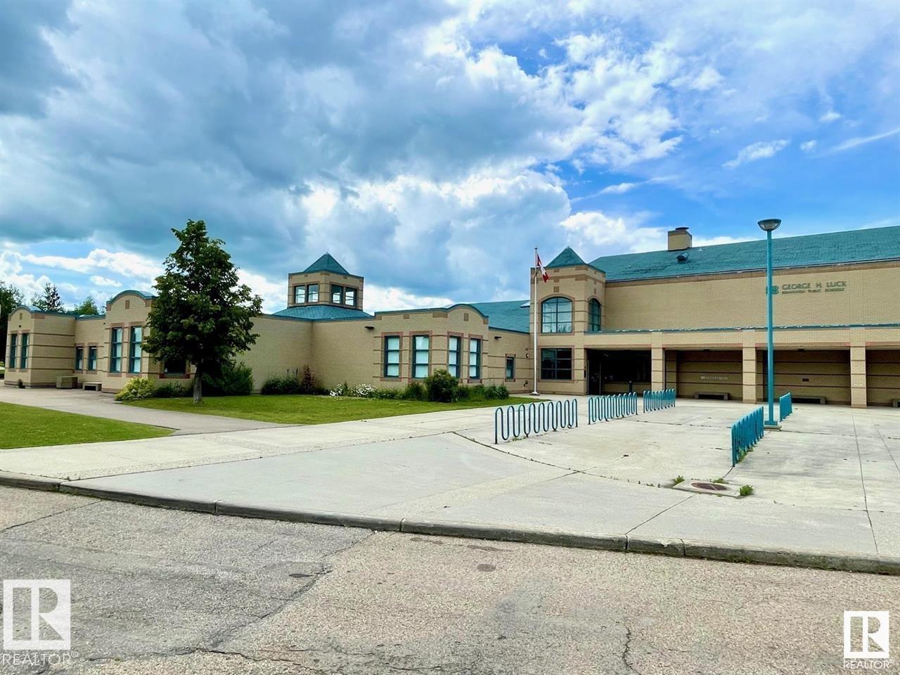 #1 577 BUTTERWORTH WY NW - 51