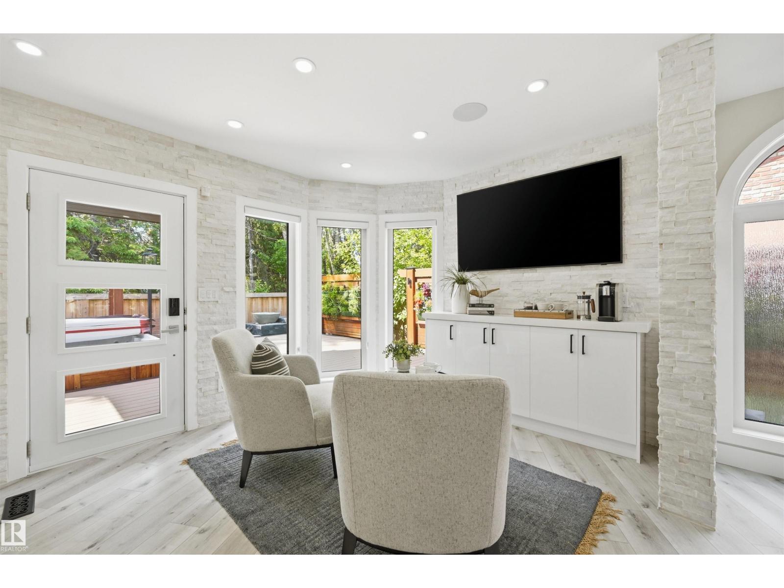 439 ROONEY CR NW - 13