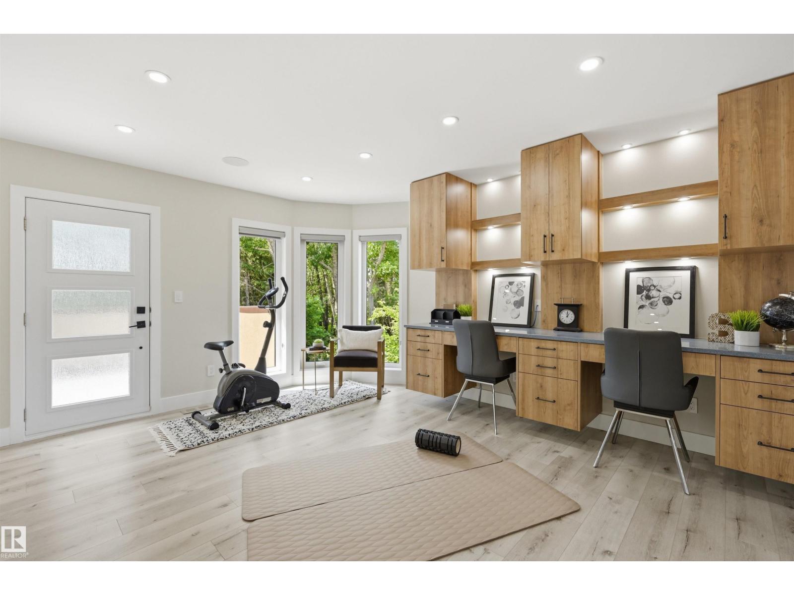 439 ROONEY CR NW - 22