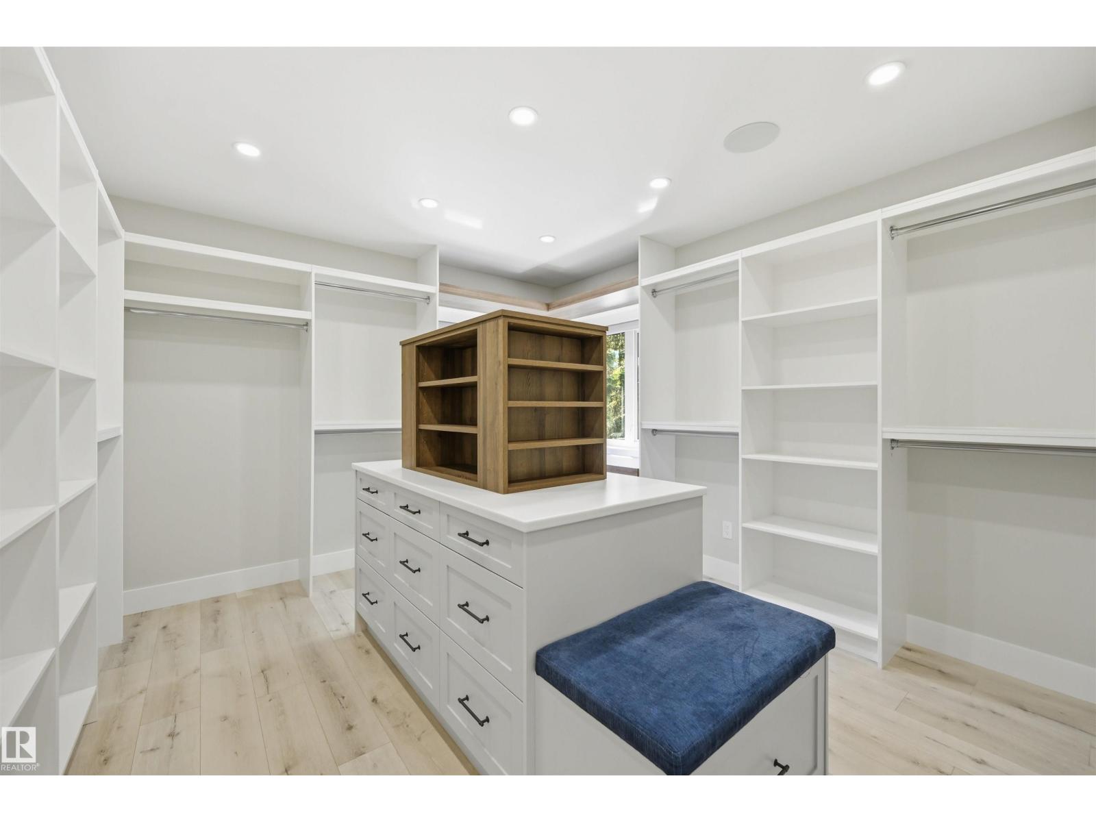 439 ROONEY CR NW - 27
